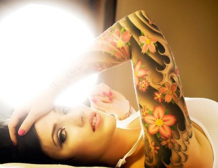 http://www.tattoou.net/wp-content/uploads/2012/03/tattoou_flowers-girls-sleeve-japanese-030912-433x334.jpg
